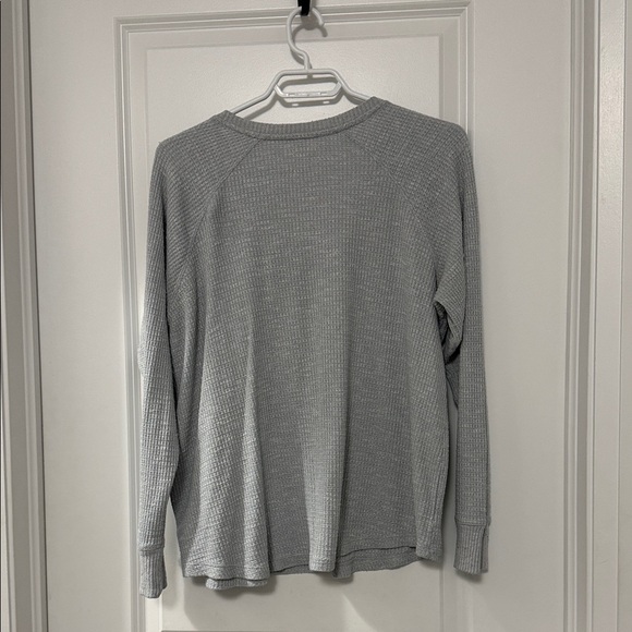 AE Gray Waffle Knit Henley Pullover - Picture 4 of 4